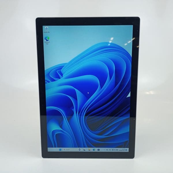 Microsoft surface pro 9 intel core i5 12th gen, 8gb ram, 256gb ssd, 13