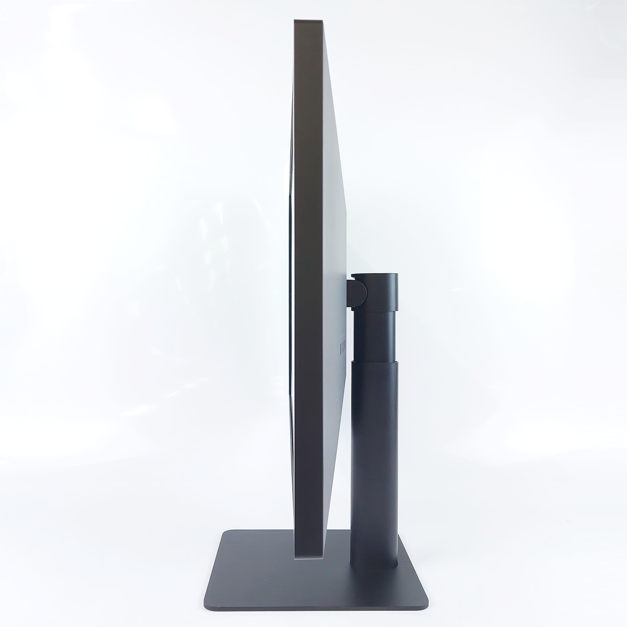 LG UltraFine 27MD5KA Mac Monitor 27" 5K IPS MacOS (G) (F) - Image 5