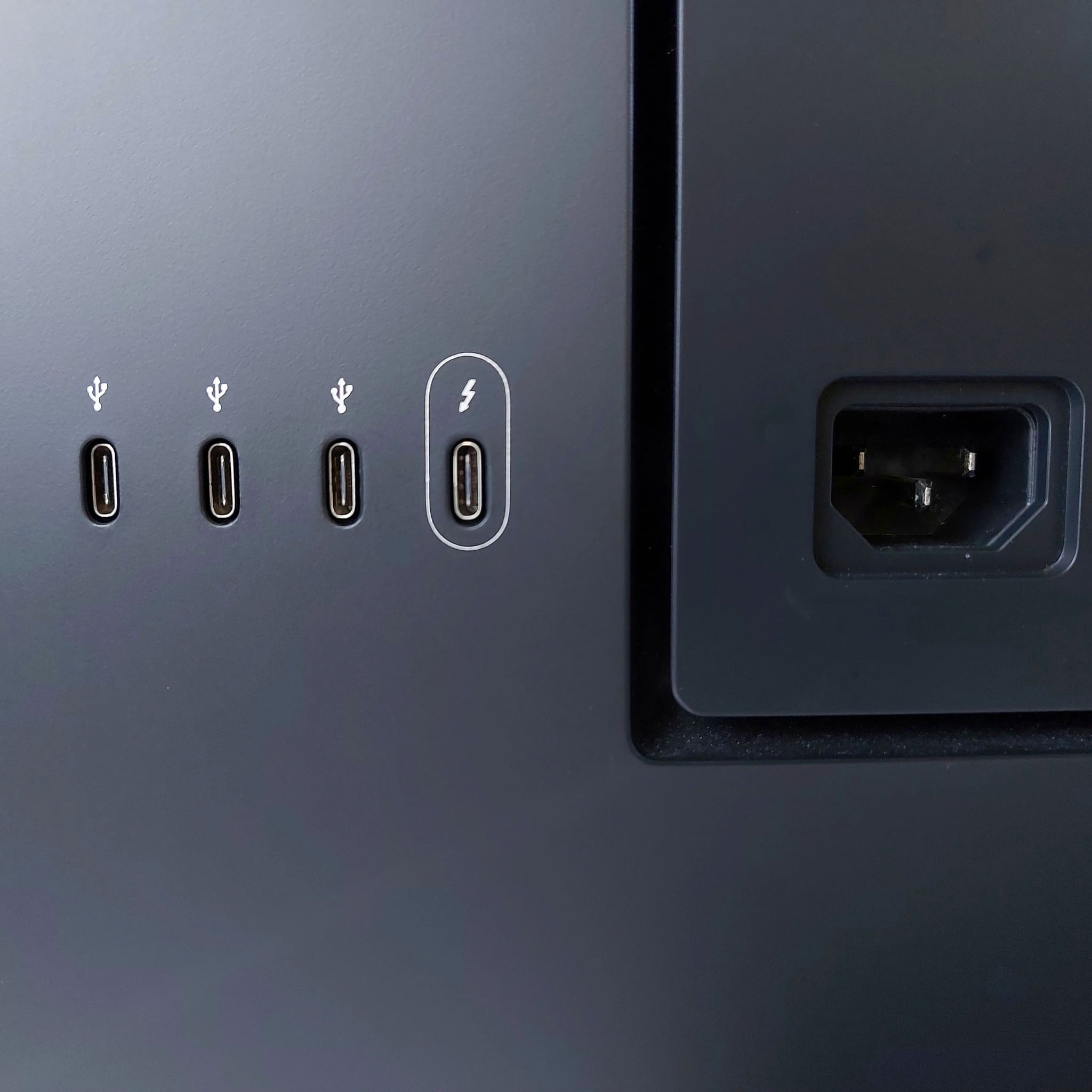 LG UltraFine 27MD5KA Mac Monitor 27" 5K IPS MacOS (G) (F) - Image 7