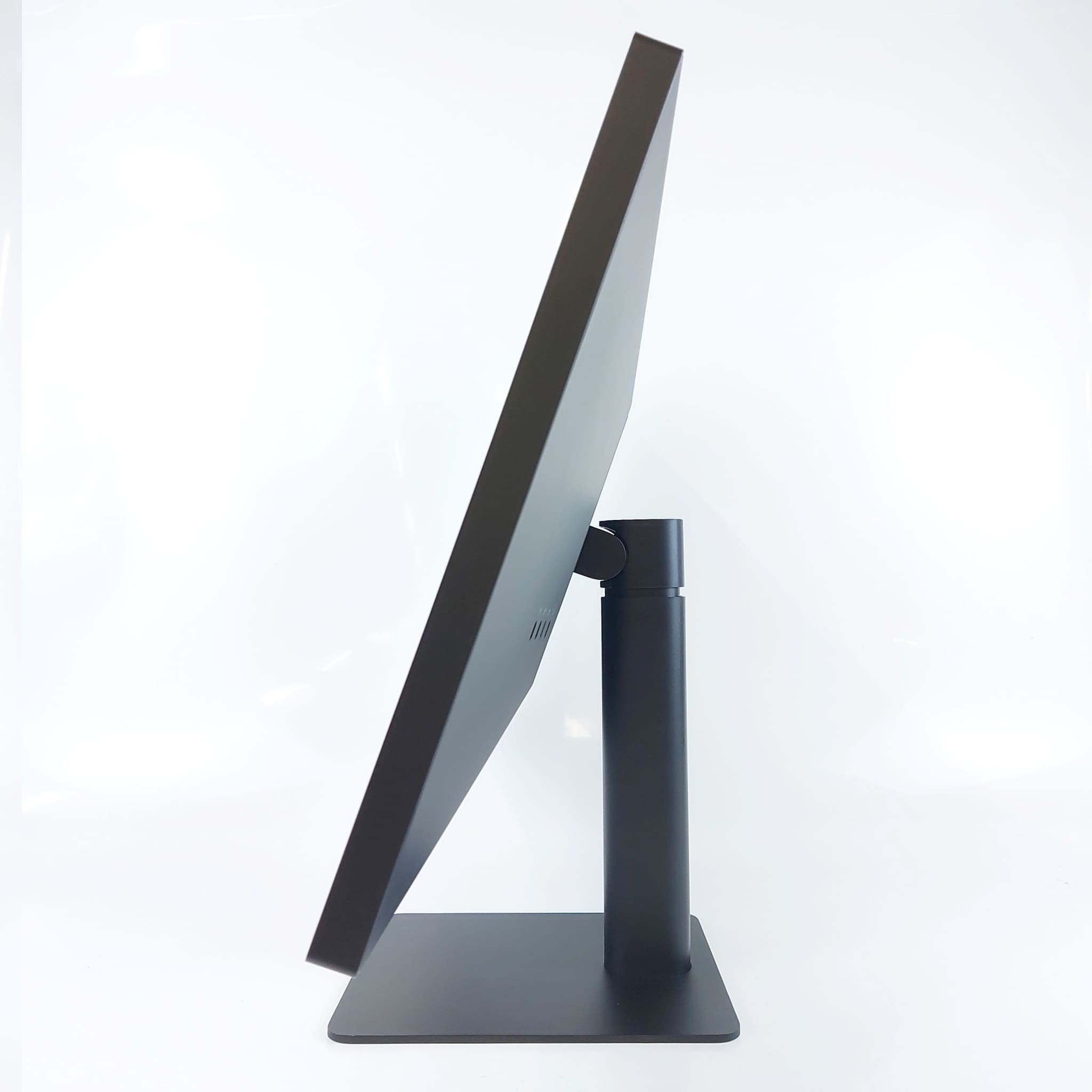 LG UltraFine 27MD5KA Mac Monitor 27" 5K IPS MacOS (G) (F) - Image 6