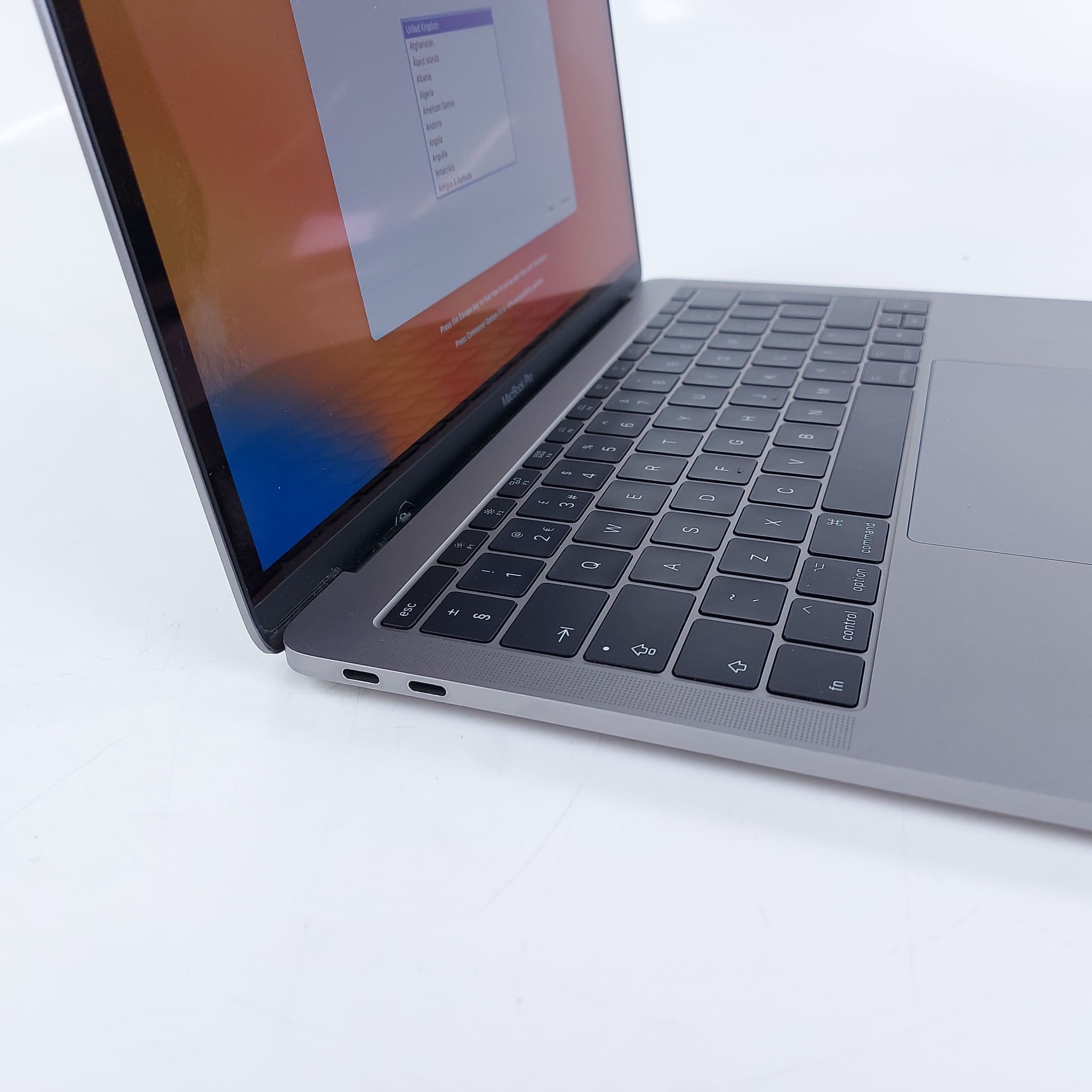 Apple MacBook Pro 13 2017 i5 2.3GHz 8GB RAM 250GB SSD macOS 